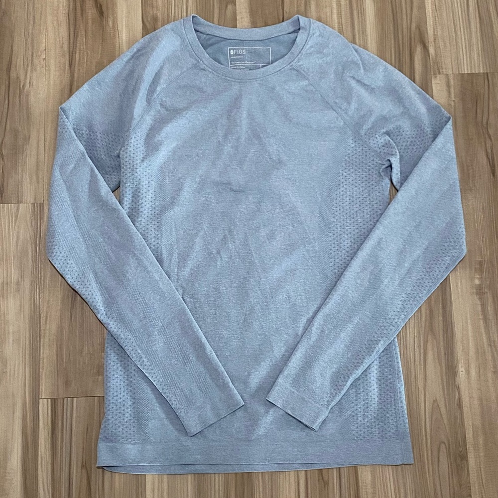 💙FIGS Dusty Blue Salta Underscrub Top Size Medium, Excellent used condition💙